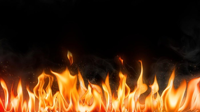 Kebakaran di Gandamekar Bekasi Picu Kepanikan Warga, Petugas Damkar Bergerak Cepat