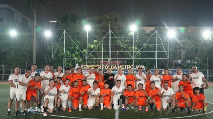 Polres Jakpus dan The Jakmania Gelar Laga Persahabatan, Perkuat Komunikasi Lewat Sepak Bola