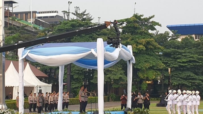 Listyo Sigit Serahkan Panji Tribrata, Kepemimpinan Polri Resmi Beralih ke Suyudi